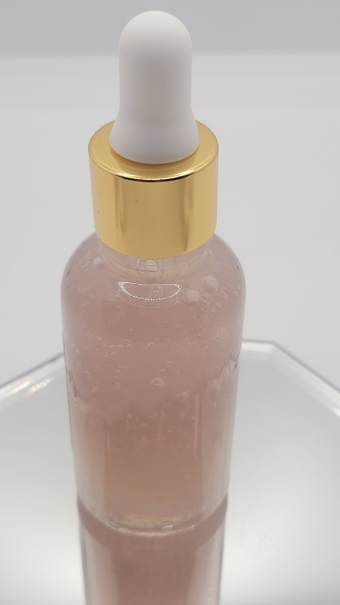 Unlocking Youthful Radiance: The Marvels of Blueberry Extract in Skincare - Holistic Hands